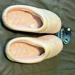New size Large Isotoner Slippers
